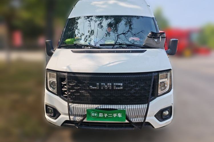 Used JMC Fushun 2025 2.0T 6MT Diesel Mid-Roof Mid-Height Commercial Multi-Purpose 7-Seater Passenger Vehicle Front