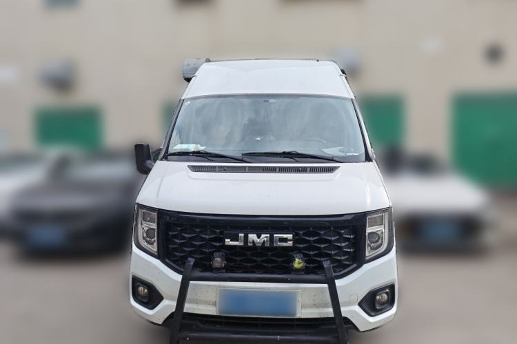 Used JMC Fushun 2025 2.0T 6MT Diesel Mid-Roof Mid-Height Commercial Multi-Purpose 7-Seater Passenger Vehicle Front