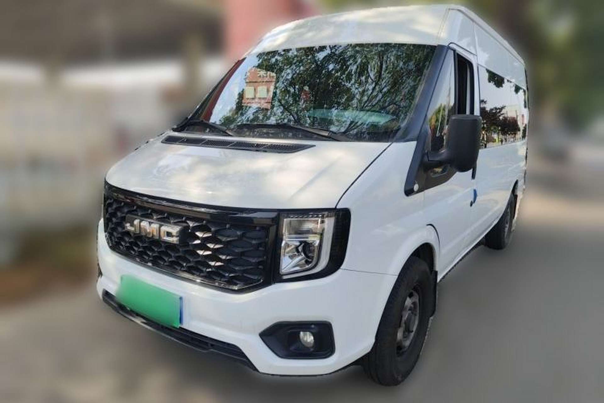 Used JMC Fushun 2025 2.0T 6MT Diesel Mid-Drive Mid-Roof Commercial Multi-Purpose 7-Seater Passenger Vehicle Front Left 45 Deg