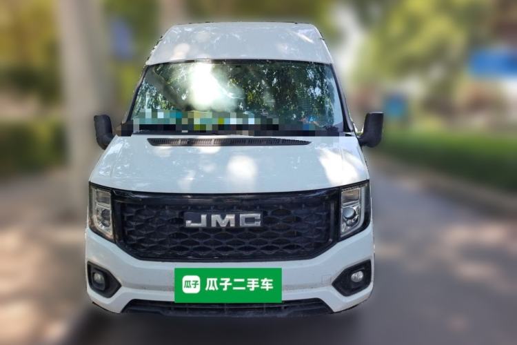 Used JMC Fushun 2025 2.0T 6MT Diesel Mid-Roof Mid-Height Commercial Multi-Purpose 7-Seater Passenger Vehicle Front