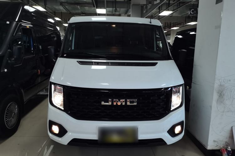 Used JMC Fushun 2025 2.0T 6MT Diesel Short-Wheelbase Low-Roof Commercial Multi-Purpose Passenger Vehicle with 5/6 Seats and Twin-Swing Tailgate Front