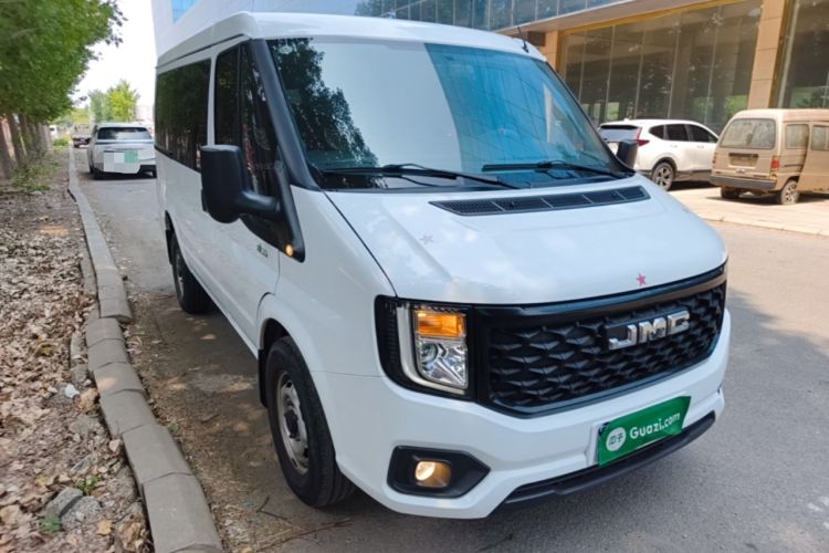 Used JMC Fushun 2025 2.0T 6MT Diesel Short-Wheelbase Low-Roof Commercial Multi-Purpose Passenger Vehicle with 5/6 Seats and Twin-Swing Tailgate Front Right 45 Deg