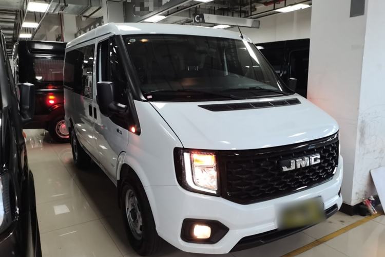 Used JMC Fushun 2025 2.0T 6MT Diesel Short-Wheelbase Low-Roof Commercial Multi-Purpose Passenger Vehicle with 5/6 Seats and Twin-Swing Tailgate Front Right 45 Deg