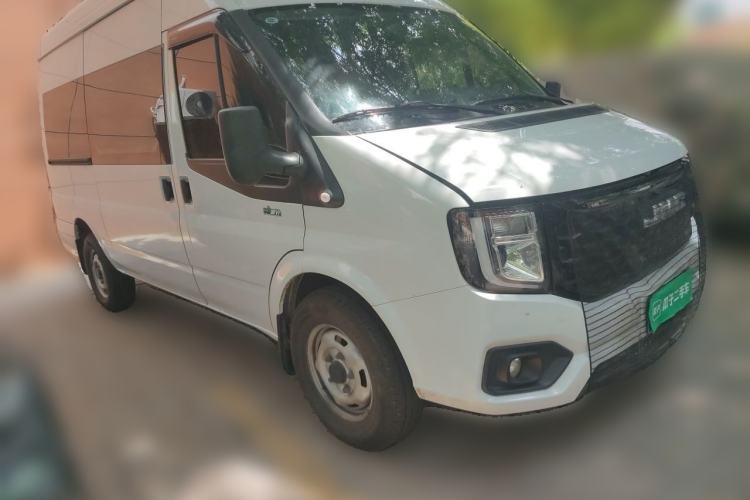 Used JMC Fushun 2025 2.0T 6MT Diesel Mid-Roof Mid-Height Commercial Multi-Purpose 7-Seater Passenger Vehicle Front Right 45 Deg