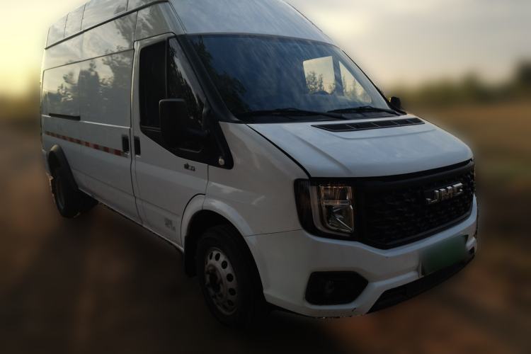 Used JMC Fushun 2025 2.0T 6MT Diesel Long-Wheelbase High-Roof Commercial Van – 2/3 Seats Front Right 45 Deg