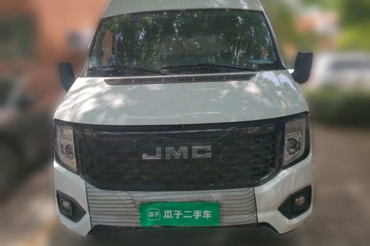 Used JMC Fushun 2025 2.0T 6MT Diesel Mid-Roof Mid-Height Commercial Multi-Purpose 7-Seater Passenger Vehicle Front