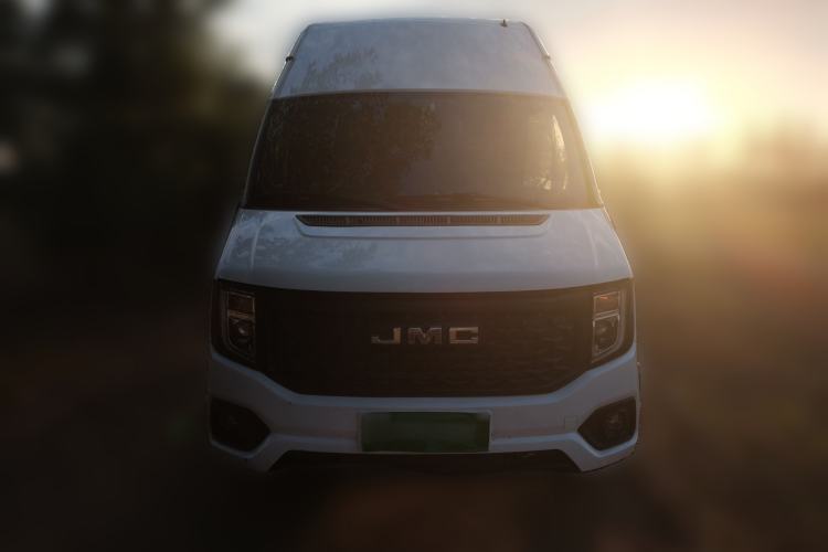 Used JMC Fushun 2025 2.0T 6MT Diesel Long-Wheelbase High-Roof Commercial Van – 2/3 Seats Front