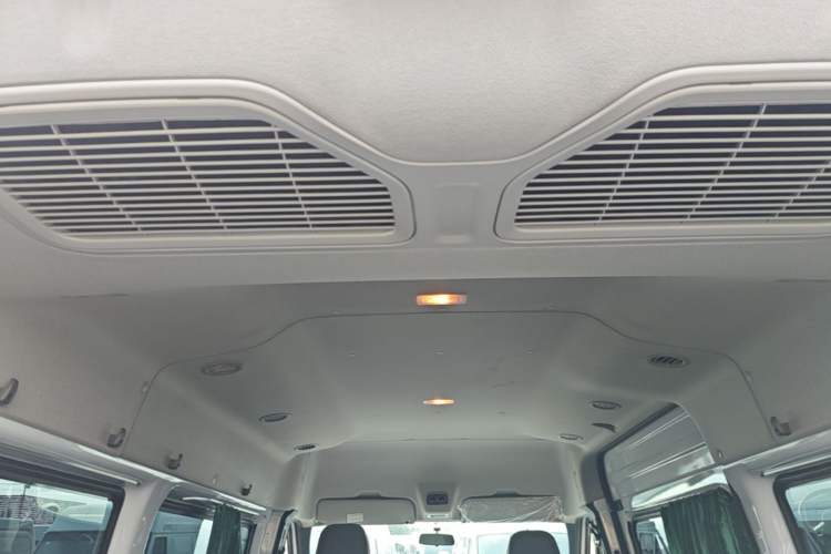 Used JMC Fushun 2025 2.0T 8AT Diesel Mid-Range Mid-Height Business-Class 9-Seater (Non-Commercial) Headliner