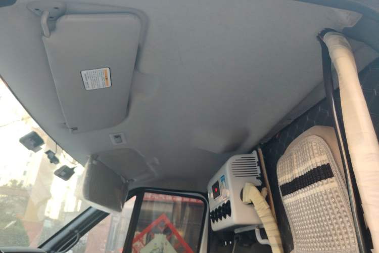 Used JMC Fushun 2025 2.0T Manual Diesel Long-Wheelbase High-Roof Heavy-Duty Version with 2/3 Seats Headliner