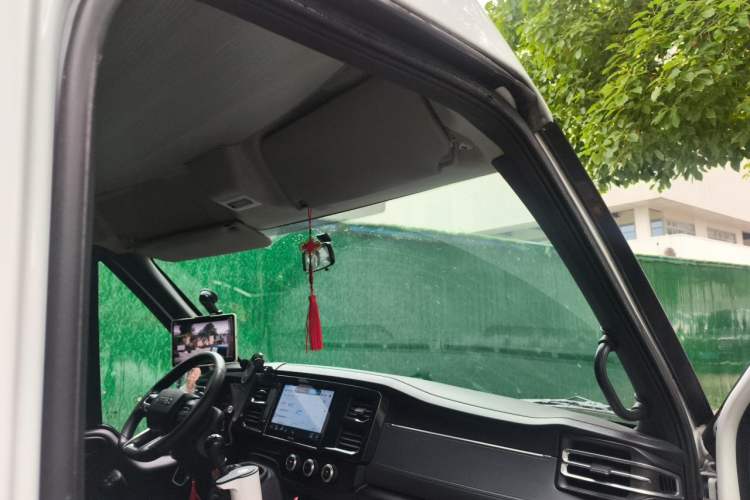 Used JMC Fushun 2025 2.0T 6MT Diesel Mid-Roof High-Arch Commercial Multi-Purpose 7-Seater Passenger Vehicle Headliner