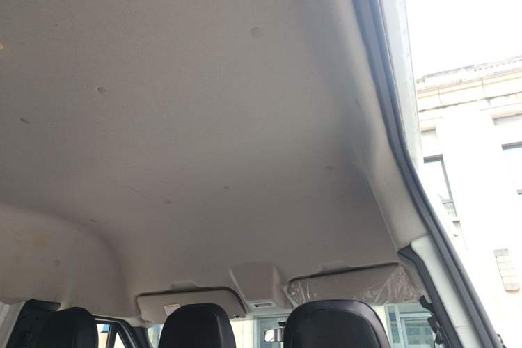 Used JMC Fushun 2025 2.0T 6MT Diesel Mid-Drive Mid-Roof Commercial Multi-Purpose 7-Seater Passenger Vehicle Headliner