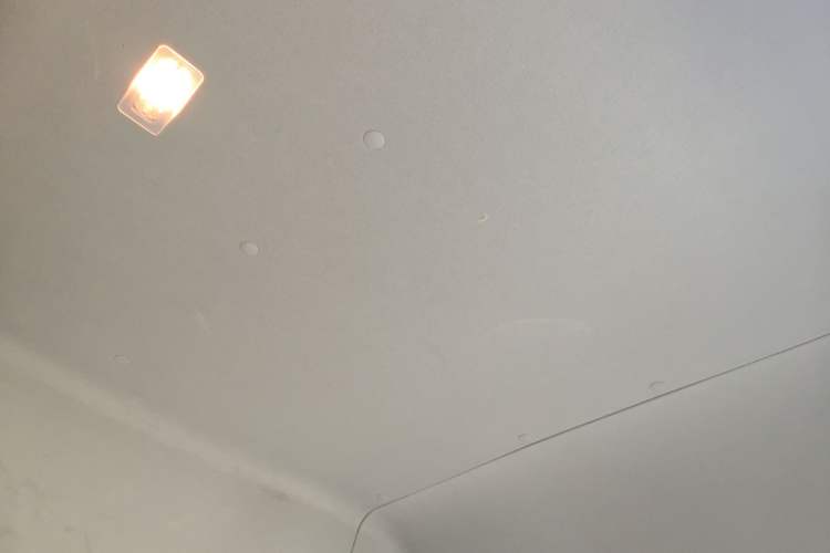 Used JMC Fushun 2025 2.0T 6MT Diesel Mid-Roof Mid-Height Commercial Multi-Purpose 7-Seater Passenger Vehicle Headliner