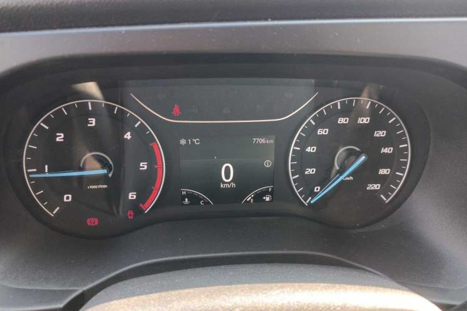 Used JMC Fushun 2025 2.0T 6MT Diesel Mid-Roof High-Arch Commercial Multi-Purpose 7-Seater Passenger Vehicle Instrument Cluster