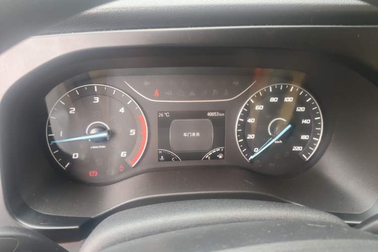 Used JMC Fushun 2025 2.0T 6MT Diesel Extended-Wheelbase High-Roof Commercial Van—2/3 Seats Instrument Cluster