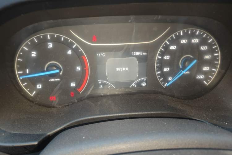 Used JMC Fushun 2025 2.0T Manual Diesel Long-Wheelbase High-Roof Heavy-Duty Version with 2/3 Seats Instrument Cluster