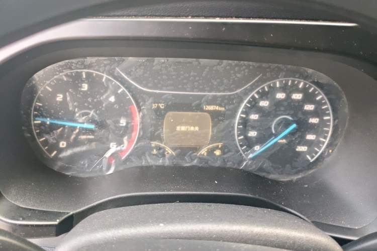 Used JMC Fushun 2025 2.0T 6MT Diesel Mid-Roof Mid-Height Commercial Multi-Purpose 7-Seater Passenger Vehicle Instrument Cluster
