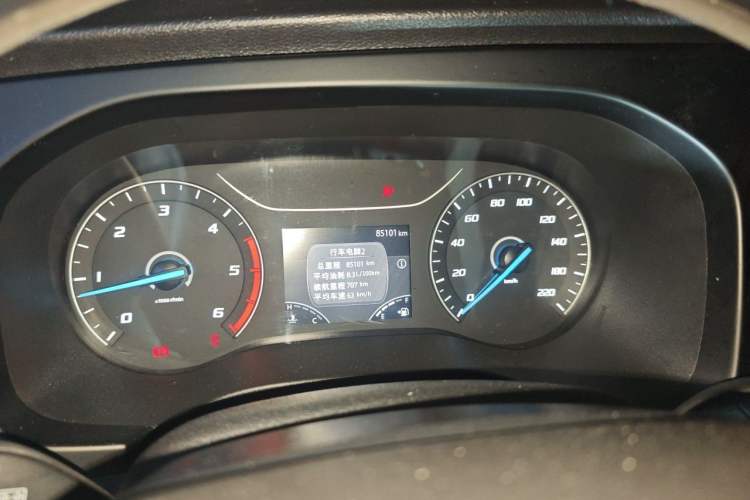 Used JMC Fushun 2025 2.0T 6MT Diesel Long-Wheelbase High-Roof Commercial Van – 2/3 Seats Instrument Cluster