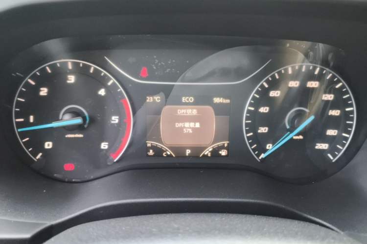 Used JMC Fushun 2025 2.0T 8AT Diesel Mid-Range Ultra-Low Commercial Multi-Purpose Passenger Vehicle with 5/6 Seats Instrument Cluster