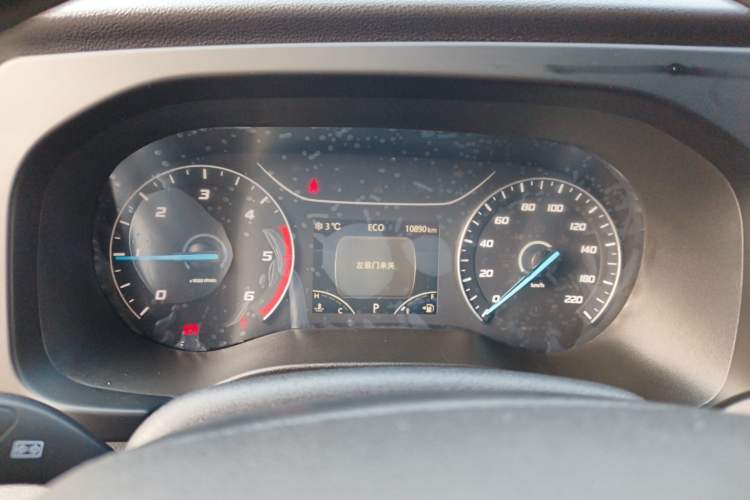 Used JMC Fushun 2025 2.0T 8AT Diesel Short-Wheelbase Mid-Top Commercial Multi-Purpose Passenger Vehicle with 5/6 Seats Instrument Cluster