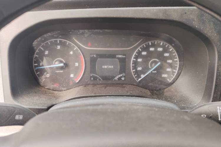 Used JMC Fushun 2025 2.0T 6MT Diesel Mid-Roof Mid-Height Commercial Multi-Purpose 7-Seater Passenger Vehicle Instrument Cluster
