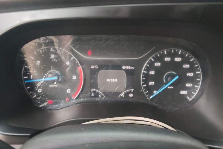 Used JMC Fushun 2025 2.0T 6MT Diesel Mid-Roof Mid-Height Commercial Multi-Purpose 7-Seater Passenger Vehicle Instrument Cluster