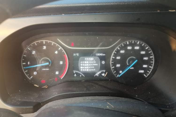 Used JMC Fushun 2025 2.0T 6MT Diesel Long-Wheelbase High-Roof Commercial Van – 2/3 Seats Instrument Cluster