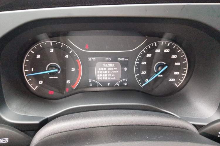 Used JMC Fushun 2025 2.0T 8AT Diesel Mid-Range Mid-Top Commercial Multi-Purpose Passenger Vehicle with 5/6 Seats Instrument Cluster