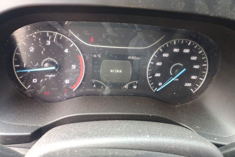 Used JMC Fushun 2025 2.0T 6MT Diesel Mid-Drive Mid-Roof Commercial Multi-Purpose 7-Seater Passenger Vehicle Instrument Cluster