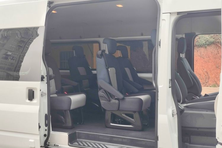 Used JMC Fushun 2025 2.0T 6MT Diesel Mid-Range Business-Class 9-Seater (Non-Commercial) Interior 6
