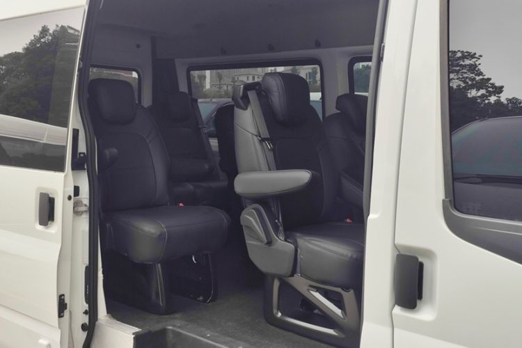 Used JMC Fushun 2025 2.0T 6MT Diesel Mid-Range Business-Class 9-Seater (Non-Commercial) Interior 7