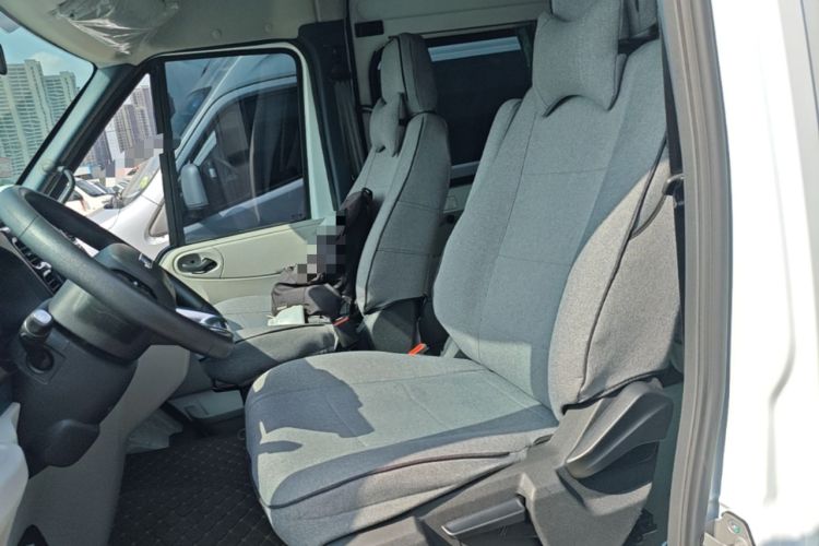 Used JMC Fushun 2025 2.0T 8AT Diesel Mid-Range Mid-Height Business-Class 9-Seater (Non-Commercial) Left Front Seat