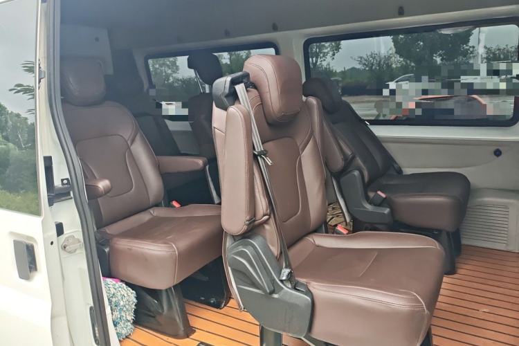 Used JMC Fushun 2025 2.0T 8AT Diesel Mid-Roof Mid-Height Business-Class 9-Seater (Non-Commercial) Left Rear Seat