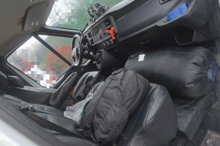 Used JMC Fushun 2025 2.0T Manual Diesel Long-Wheelbase High-Roof Heavy-Duty Version with 2/3 Seats Left Rear Seat