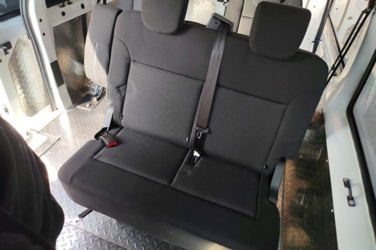 Used JMC Fushun 2025 2.0T 6MT Diesel Mid-Roof Mid-Height Commercial Multi-Purpose 7-Seater Passenger Vehicle Left Rear Seat