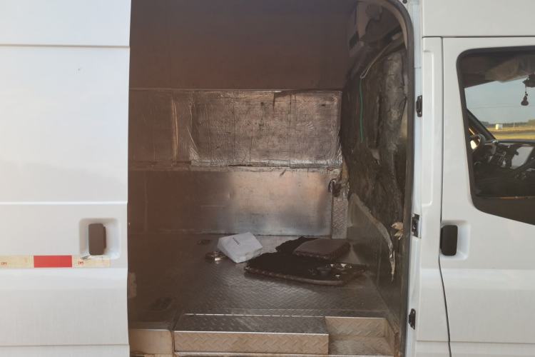 Used JMC Fushun 2025 2.0T 6MT Diesel Long-Wheelbase High-Roof Commercial Van – 2/3 Seats Left Rear Seat