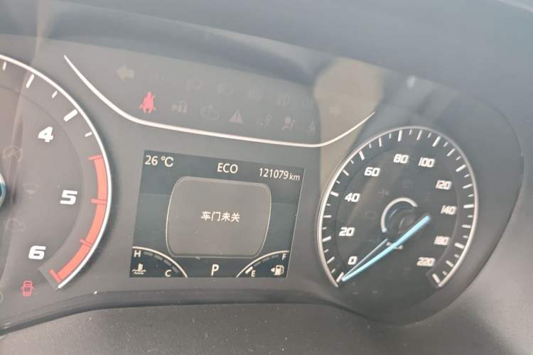 Used JMC Fushun 2025 2.0T 8AT Diesel Mid-Roof Mid-Height Business-Class 9-Seater (Non-Commercial) Odometer Close Up