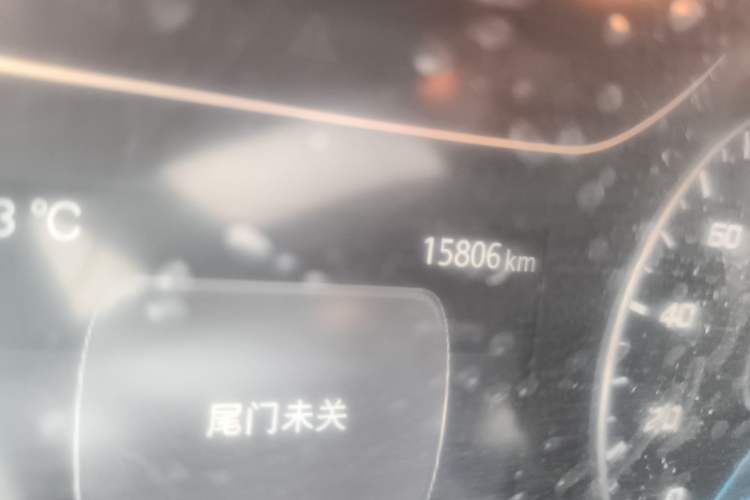 Used JMC Fushun 2025 2.0T 6MT Diesel Short-Wheelbase Low-Roof Commercial Multi-Purpose Passenger Vehicle with 5/6 Seats and Twin-Swing Tailgate Odometer Close Up