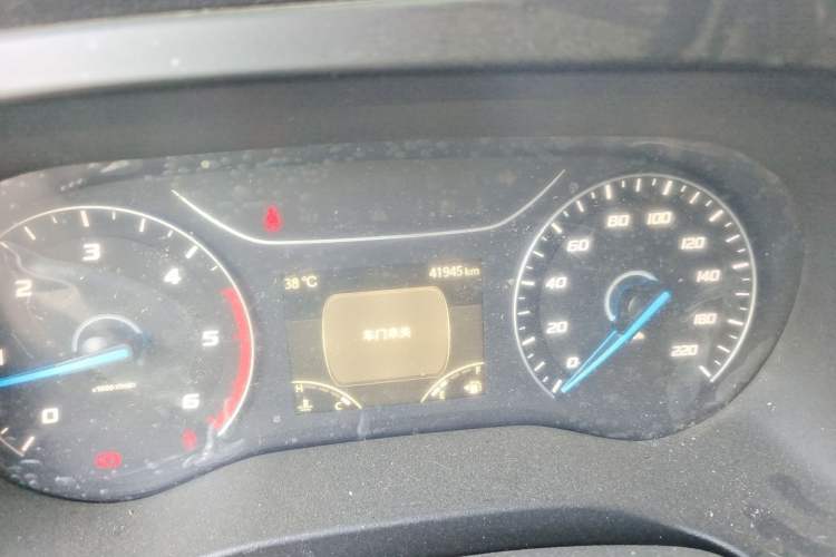 Used JMC Fushun 2025 2.0T 6MT Diesel Mid-Roof Mid-Height Commercial Multi-Purpose 7-Seater Passenger Vehicle Odometer Close Up