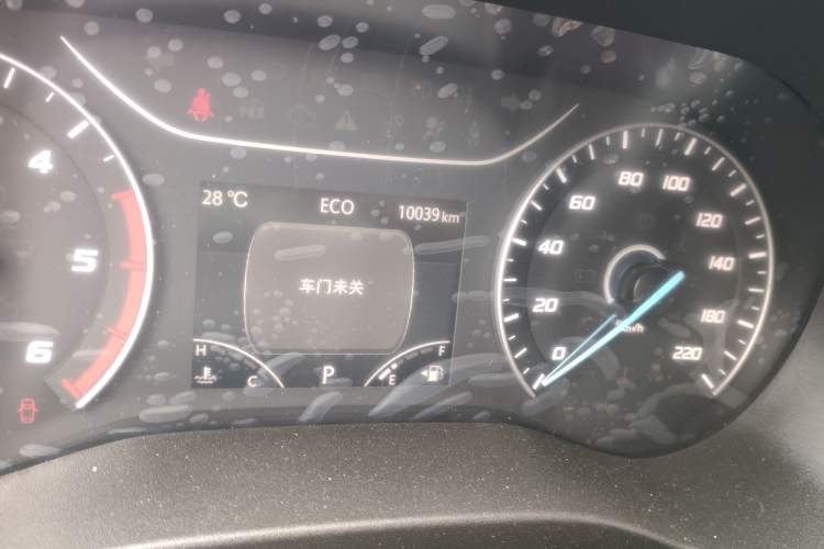 Used JMC Fushun 2025 2.0T 8AT Diesel Short-Wheelbase Low-Roof Commercial Multi-Purpose Passenger Vehicle with 5/6 Seats and Dual-Swing Tailgate Odometer Close Up