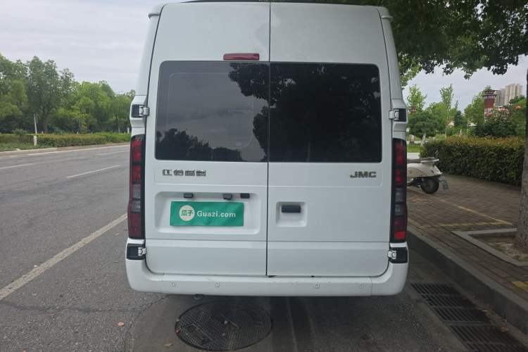 Used JMC Fushun 2025 2.0T 8AT Diesel Mid-Range Mid-Height Business-Class 9-Seater (Non-Commercial) Rear