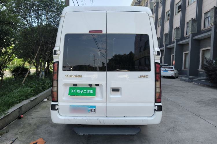 Used JMC Fushun 2025 2.0T 6MT Diesel Mid-Drive Mid-Roof Commercial Multi-Purpose Passenger Vehicle 5/6 Seats Rear