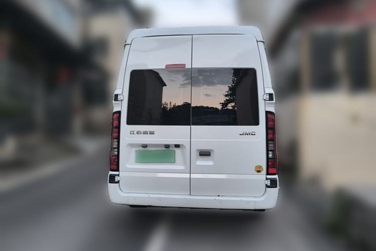 Used JMC Fushun 2025 2.0T 6MT Diesel Mid-Roof Mid-Height Commercial Multi-Purpose 7-Seater Passenger Vehicle Rear