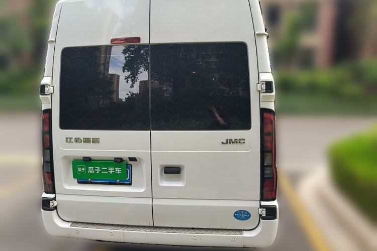Used JMC Fushun 2025 2.0T 6MT Diesel Short-Wheelbase Mid-Roof Commercial Multi-Purpose Passenger Vehicle with 5/6 Seats Rear