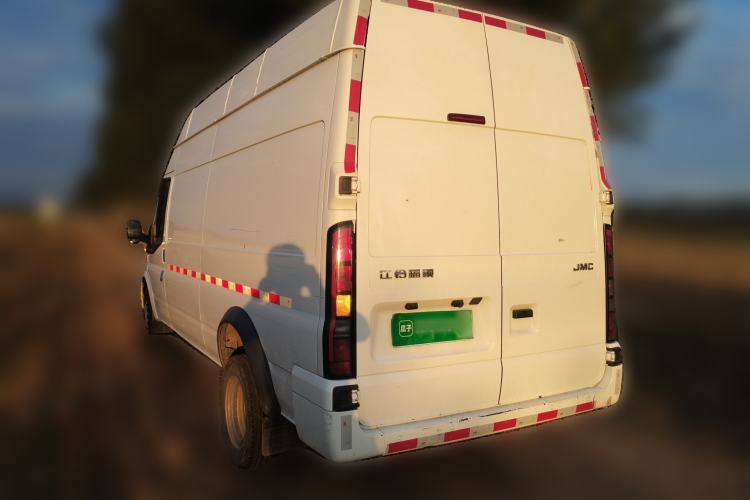 Used JMC Fushun 2025 2.0T 6MT Diesel Long-Wheelbase High-Roof Commercial Van – 2/3 Seats Rear Left 45 Deg