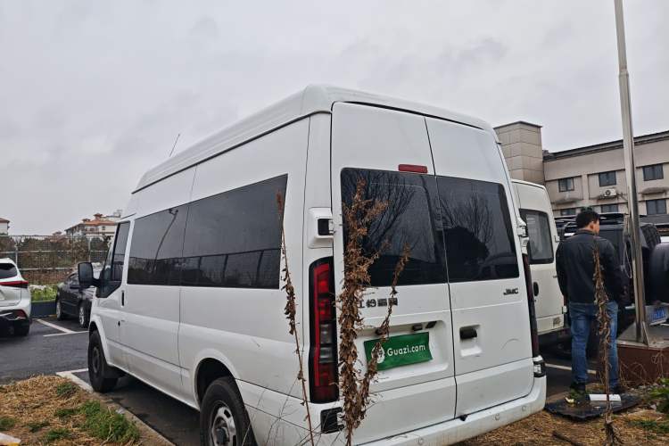 Used JMC Fushun 2025 2.0T 6MT Diesel Mid-Roof Mid-Height Commercial Multi-Purpose 7-Seater Passenger Vehicle Rear Left 45 Deg