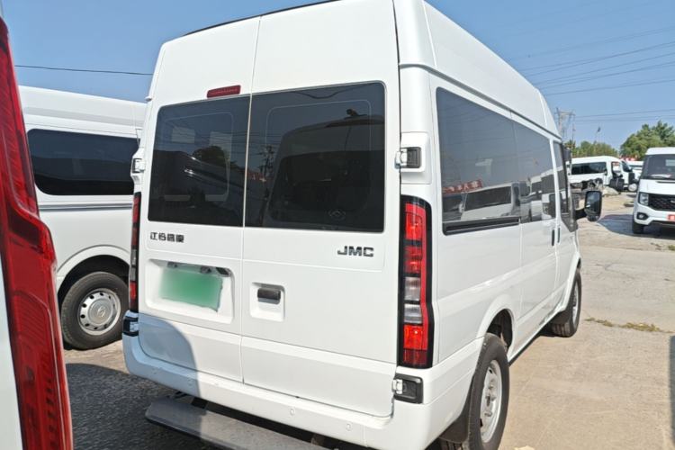 Used JMC Fushun 2025 2.0T 8AT Diesel Short Wheelbase Mid-Height Commercial Multi-Purpose Passenger Vehicle with 5/6 Seats Rear