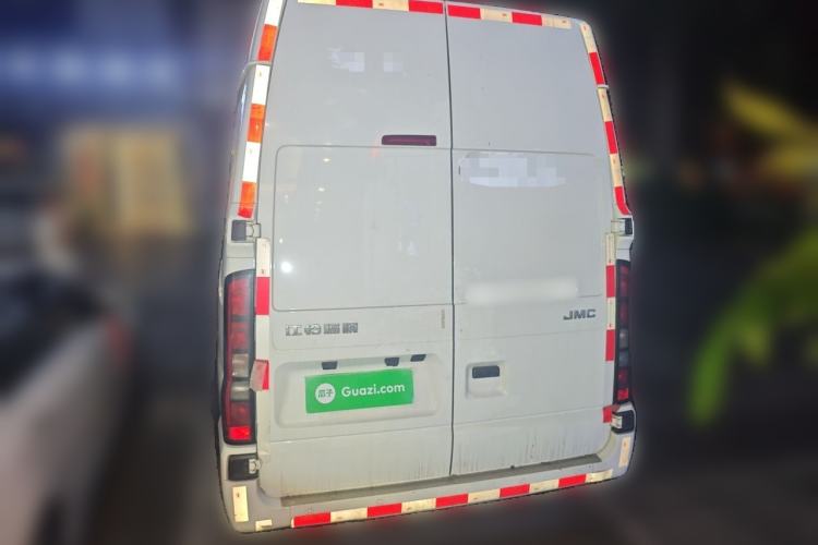 Used JMC Fushun 2025 2.0T 6MT Diesel Long-Wheelbase High-Roof Commercial Van – 2/3 Seats Rear