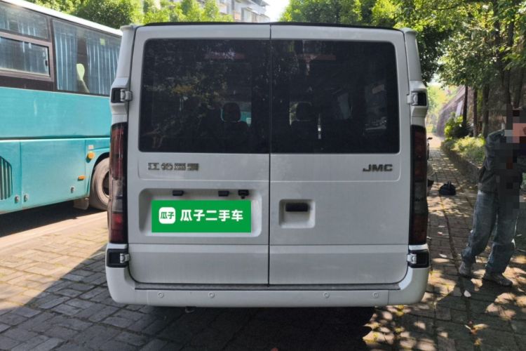 Used JMC Fushun 2025 2.0T 8AT Diesel Mid-Range Ultra-Low Commercial Multi-Purpose Passenger Vehicle with 5/6 Seats Rear