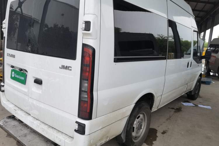 Used JMC Fushun 2025 2.0T 6MT Diesel Mid-Range Medium Roof Commercial & Transport-Focused Multi-Purpose Passenger Vehicle—5/6 Seats Rear Right 45 Deg