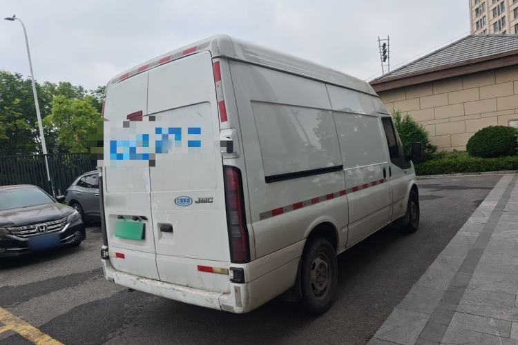 Used JMC Fushun 2025 2.0T 6MT Diesel Mid-Drive Mid-Roof Commercial Van with 2/3 Seats Rear Right 45 Deg